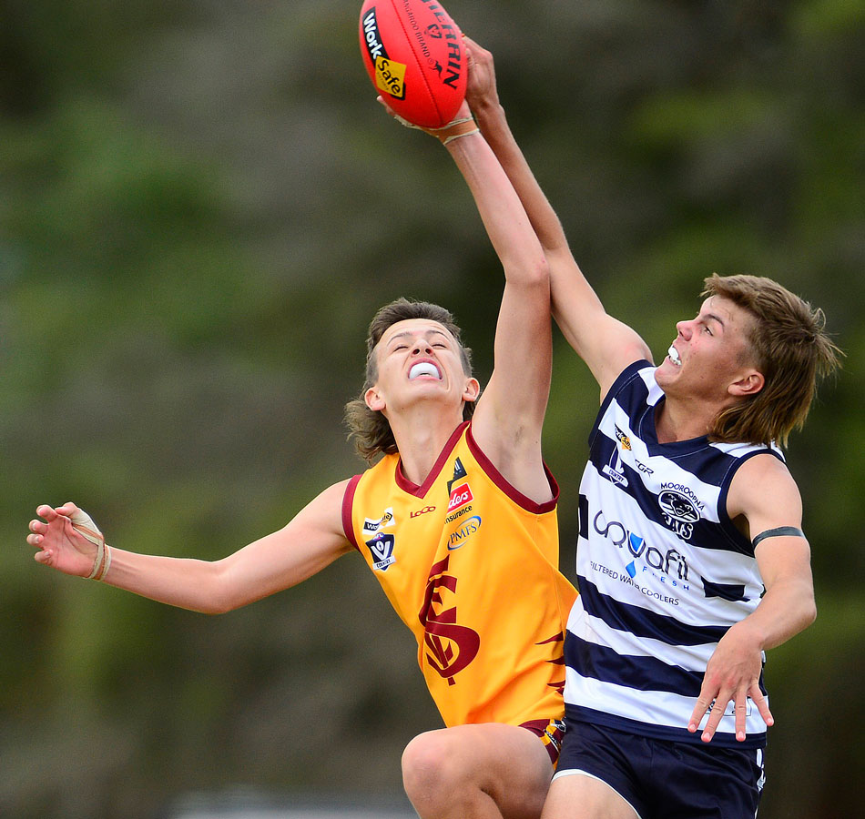 GVL16Footy100421a